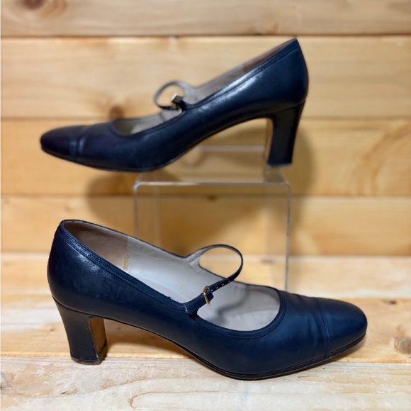Vintage Salvatore Ferragamo Navy Blue smooth Leather Mary Jane Pump Heels - W 8 - Picture 2 of 9